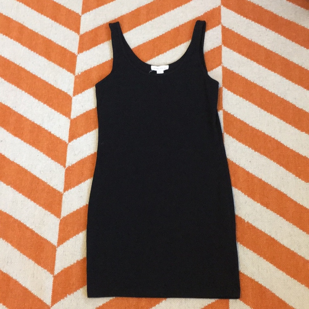 Black bodycon dress